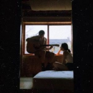 美女露出㊙️胸奶头亲吻
